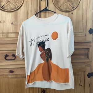 Graphic tshirt. Size S